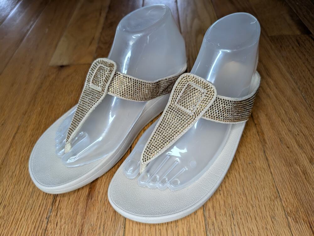 FitFlop Rhinestone Embellished Thong Sandal Taupe Beige Comfort Platform 7